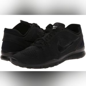 NIKE Black Trainers (Size 9)